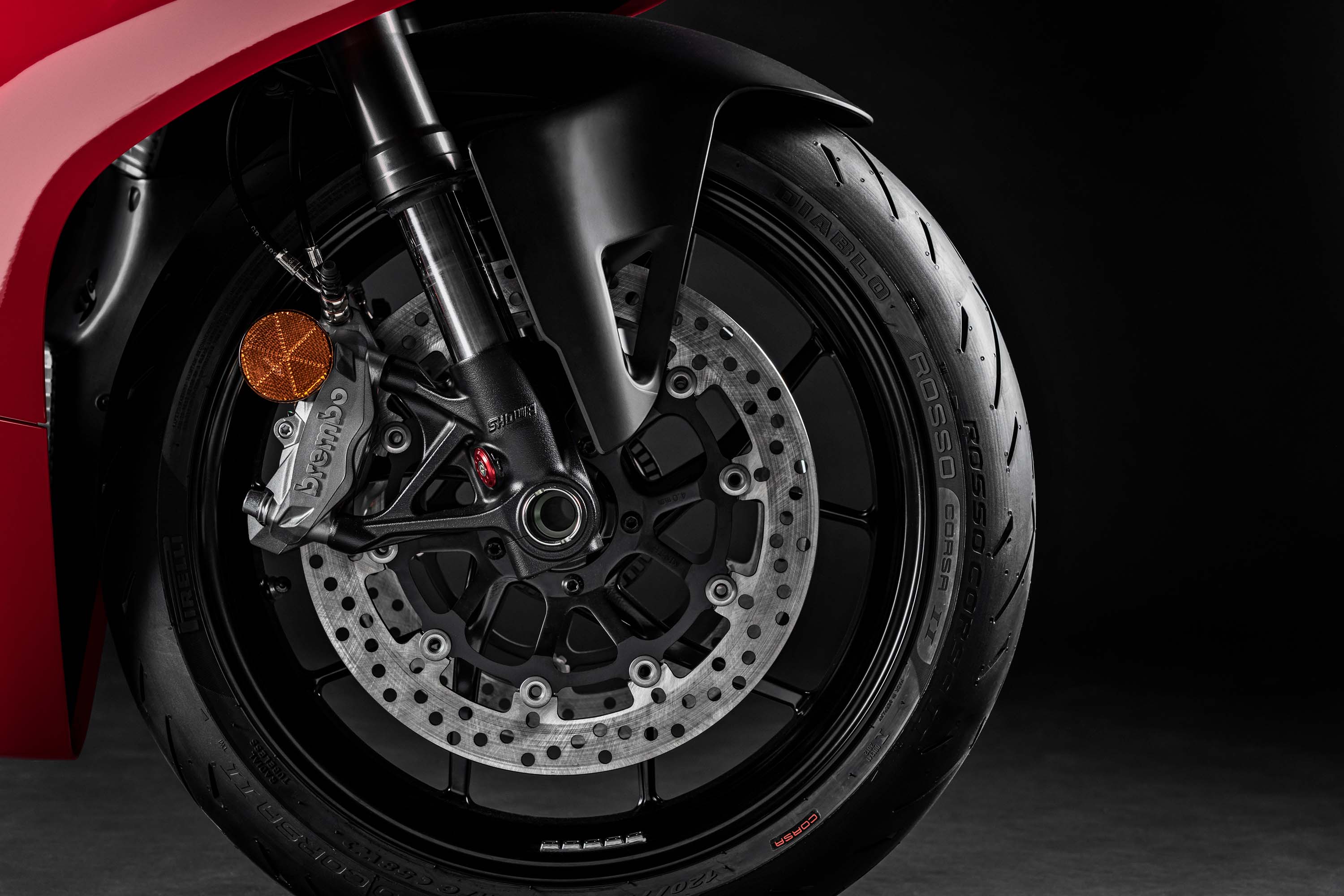 Ducati panigale v2. Дукати v2 2020. Pirelli MT 60 RS. MV Agusta Rush 1000. Мотоцикл Дукати диабло.