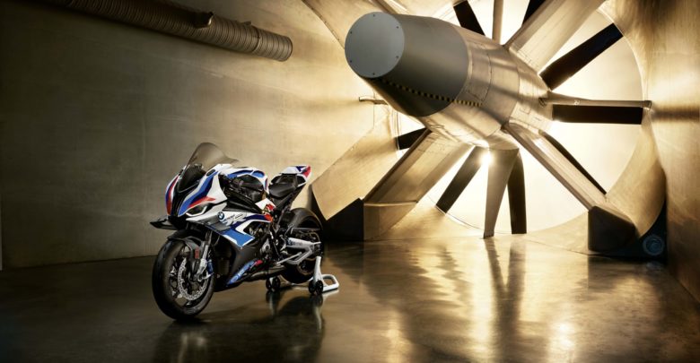 Спортбайк BMW M1000RR 2021