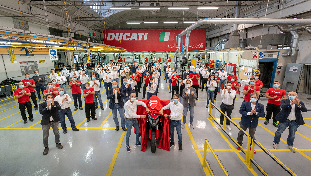 Ducati Multistrada V4 получил АДАПТИВНЫЙ круиз контроль!