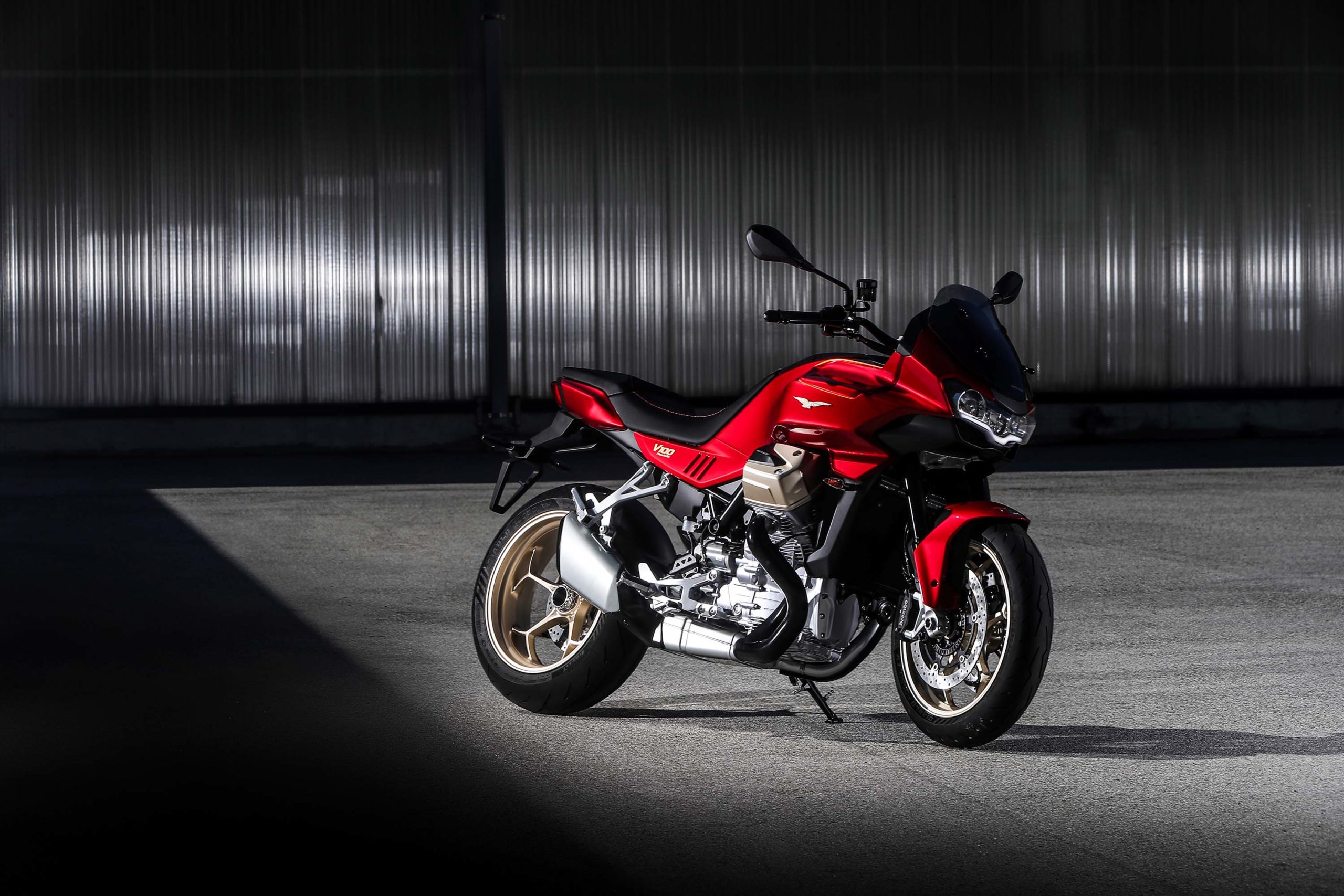 Анонсирован новый Moto Guzzi V100 Mandello 2022