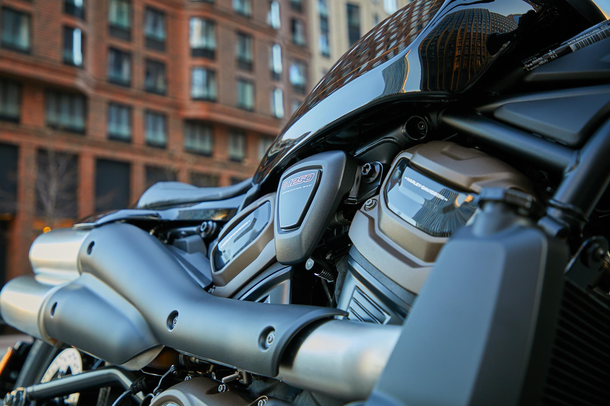 Обзор Harley Davidson SPORSTER S 1250 2021
