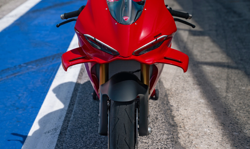 Ducati Panigale V4 и V4S 2025