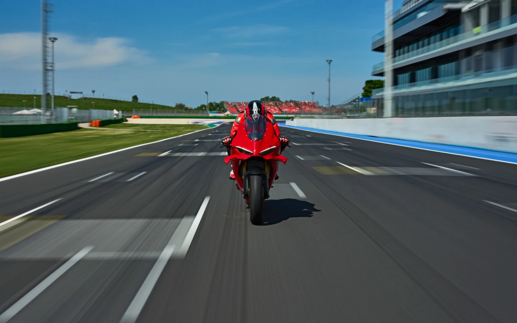 Ducati Panigale V4 и V4S 2025